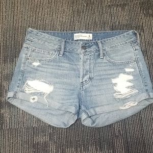 Abercrombie & Fitch Low Rise Boyfriend Short